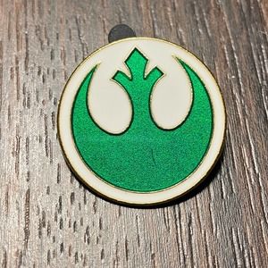 Disney Park Star Wars Green Rebel Alliance Emblem 2015 gold Circle Trading pin
